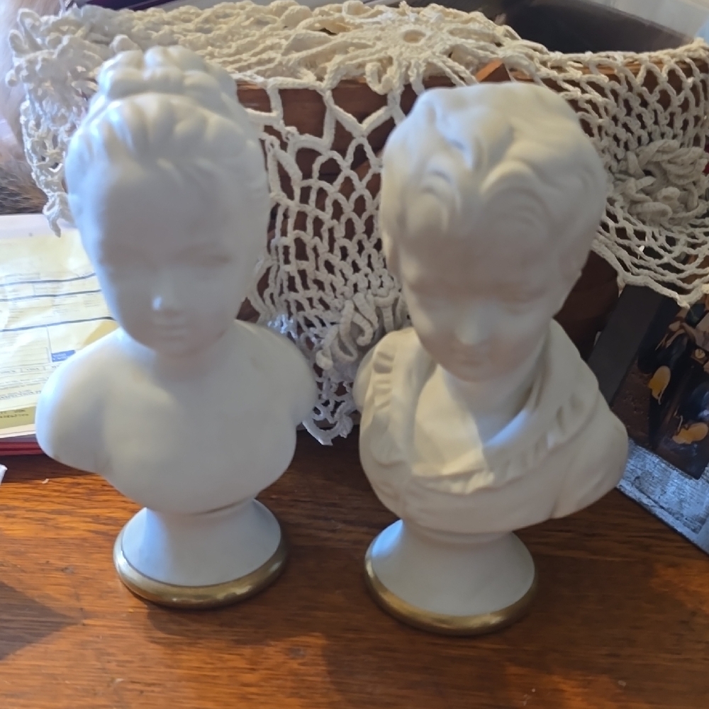 Lefton Made I Japan Elegant Cream Bust Statues with Gold Accents